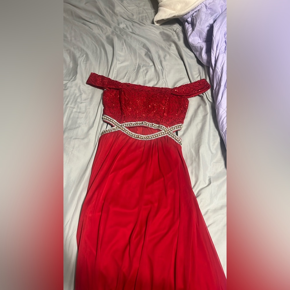 red prom dress